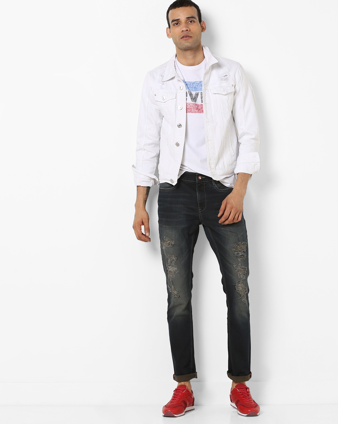 AJIO- Get upto 50% off on Jeans & Trousers