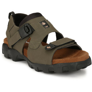 Shopclues- Get Shoegaro Men’s Green Casual Sandal at Rs. 449