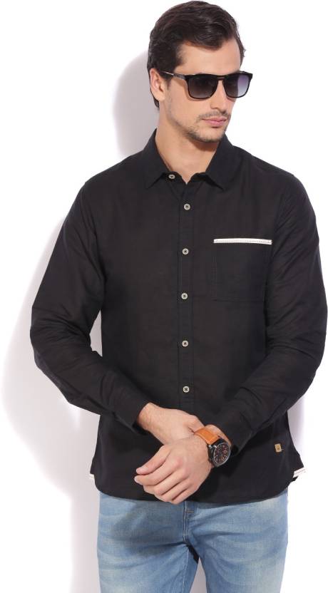 Flipkart- United Colors of Benetton, Men’s Solid Casual Spread Collar Shirt at Only Rs. 1704
